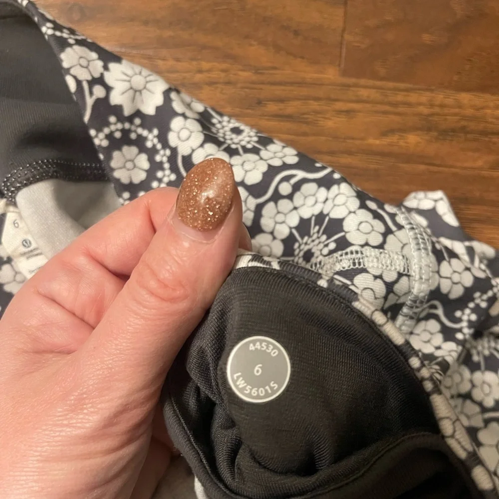 Lululemon Wunder Under Twiggy Floral Size 6